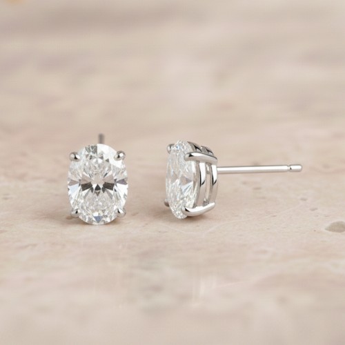0.80 Karat Oval Pırlanta Tektaş Altın Küpe MYKP243