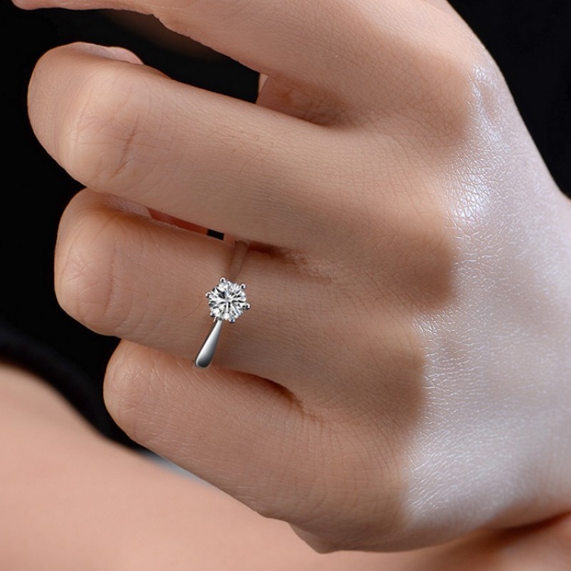 0.57 Ct. Gia Sertifikalı F Renk Pırlanta Tektaş Yüzük