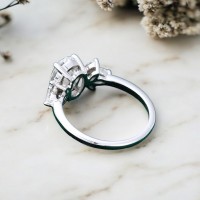 Oval Beyaz Safir Ve Markiz Kesim Pırlanta Yüzük