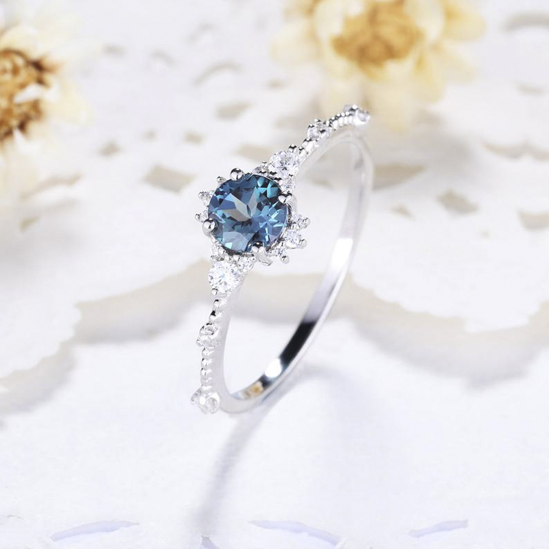 Thetis London Blue Topaz Pırlantalı Yüzük AD1150