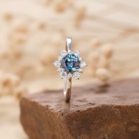 London Blue Topaz Ve Pırlanta Kartanesi Yüzük