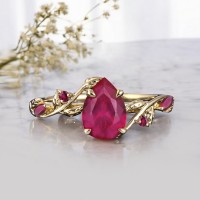 1.00 Karat Damla Yakut Yaprak Tasarım Yüzük 