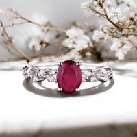 Markiz Pırlantalı Oval Yakut Taşlı Tasarım Yüzük