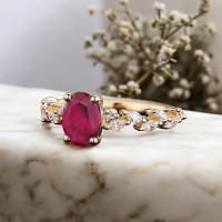 Markiz Pırlantalı Oval Yakut Taşlı Tasarım Yüzük