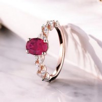 Markiz Pırlantalı Oval Yakut Taşlı Tasarım Yüzük