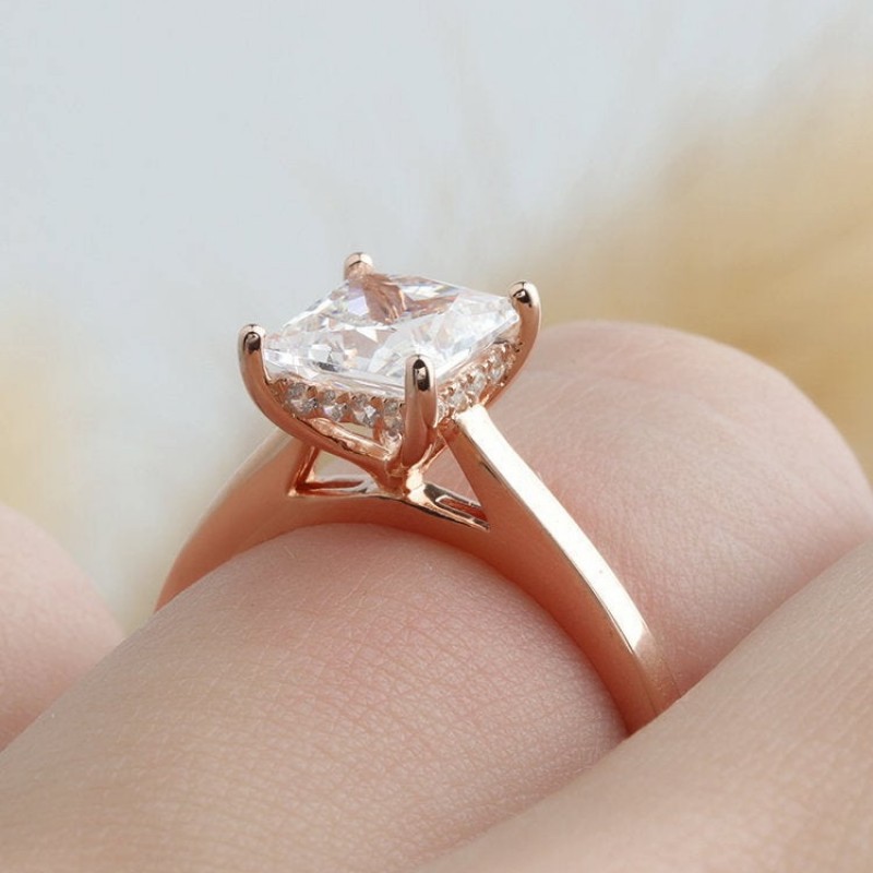 Evlilik Teklifi Yüzüğü 0.70 Ct. Prenses Pırlantalı Tektaş
