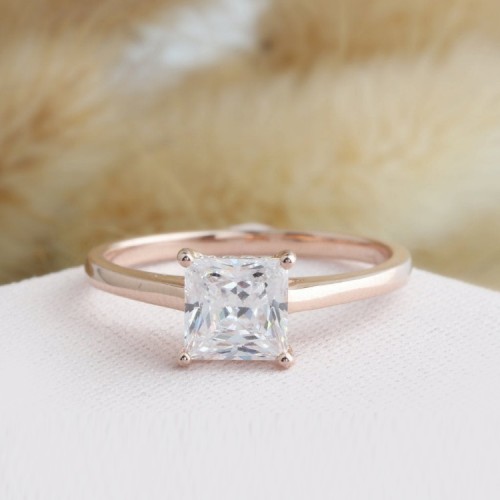 Evlilik Teklifi Yüzüğü 0.70 Ct. Prenses Pırlantalı Tektaş MY3040