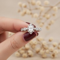0.35 Karat Oval Pırlanta Vintage Tektaş Yüzük 