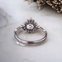 Beyaz Safir Taşlı Ve Pırlantalı Vintage Tektaş Yüzük