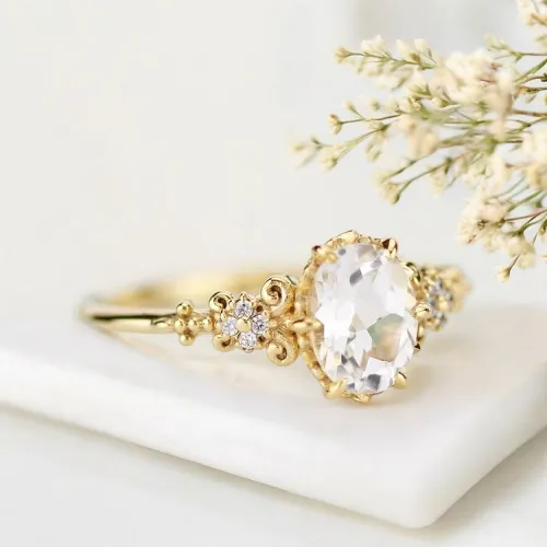 Vesta Oval Beyaz Safir Ve Pırlantalı Vintage Yüzük MY2015