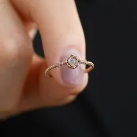 0.18 Karat Vintage Tasarım Tek Taş Pırlanta Yüzük 
