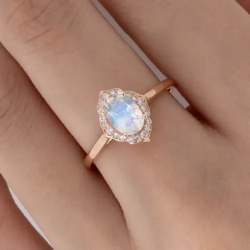 Oval Aytaşı Ve Pırlanta Vintage Yüzük AD1168